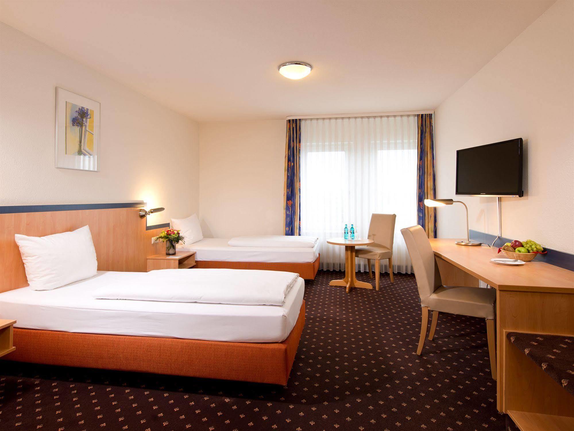 Achat Hotel Hockenheim Ngoại thất bức ảnh