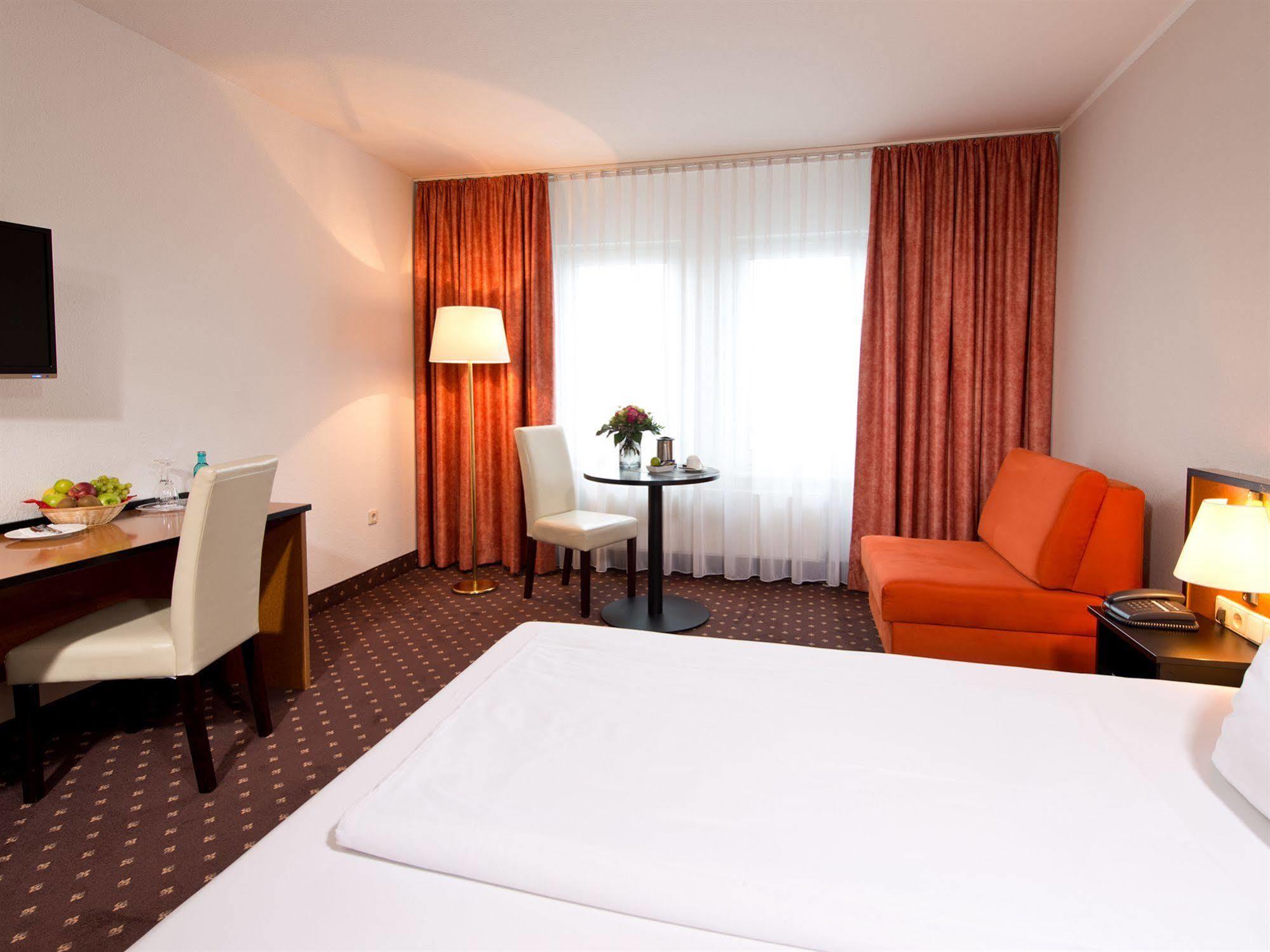 Achat Hotel Hockenheim Ngoại thất bức ảnh